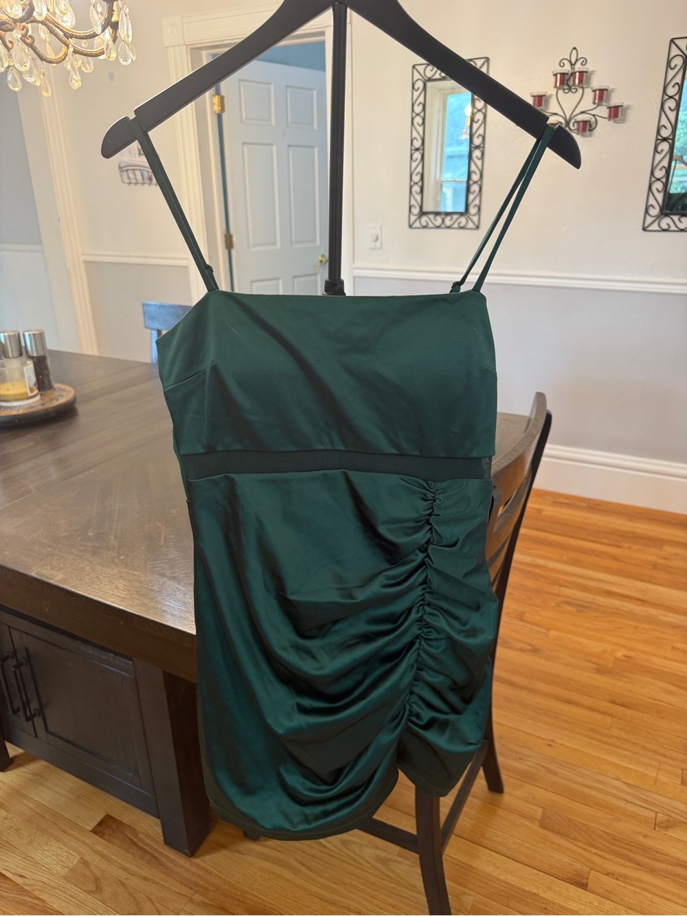 🌿 Stunning Style! Emerald Green Satin Tiered Mini Party Dress 🥂